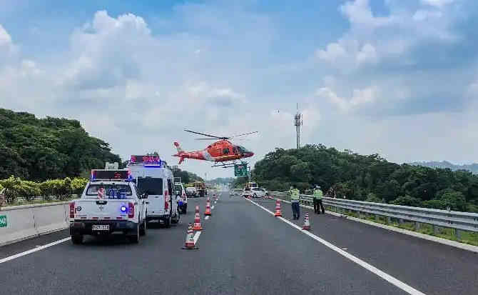 遂溪高速公路汽车救援案例